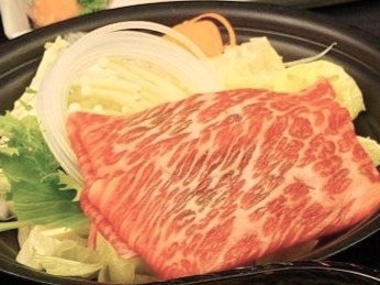 上質な岩手県産牛のしゃぶしゃぶがメインです。